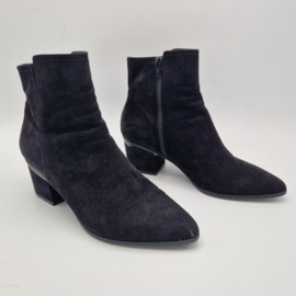 Marcos Nalini enkellaarsjes. Maat 41, Zwart/suède.