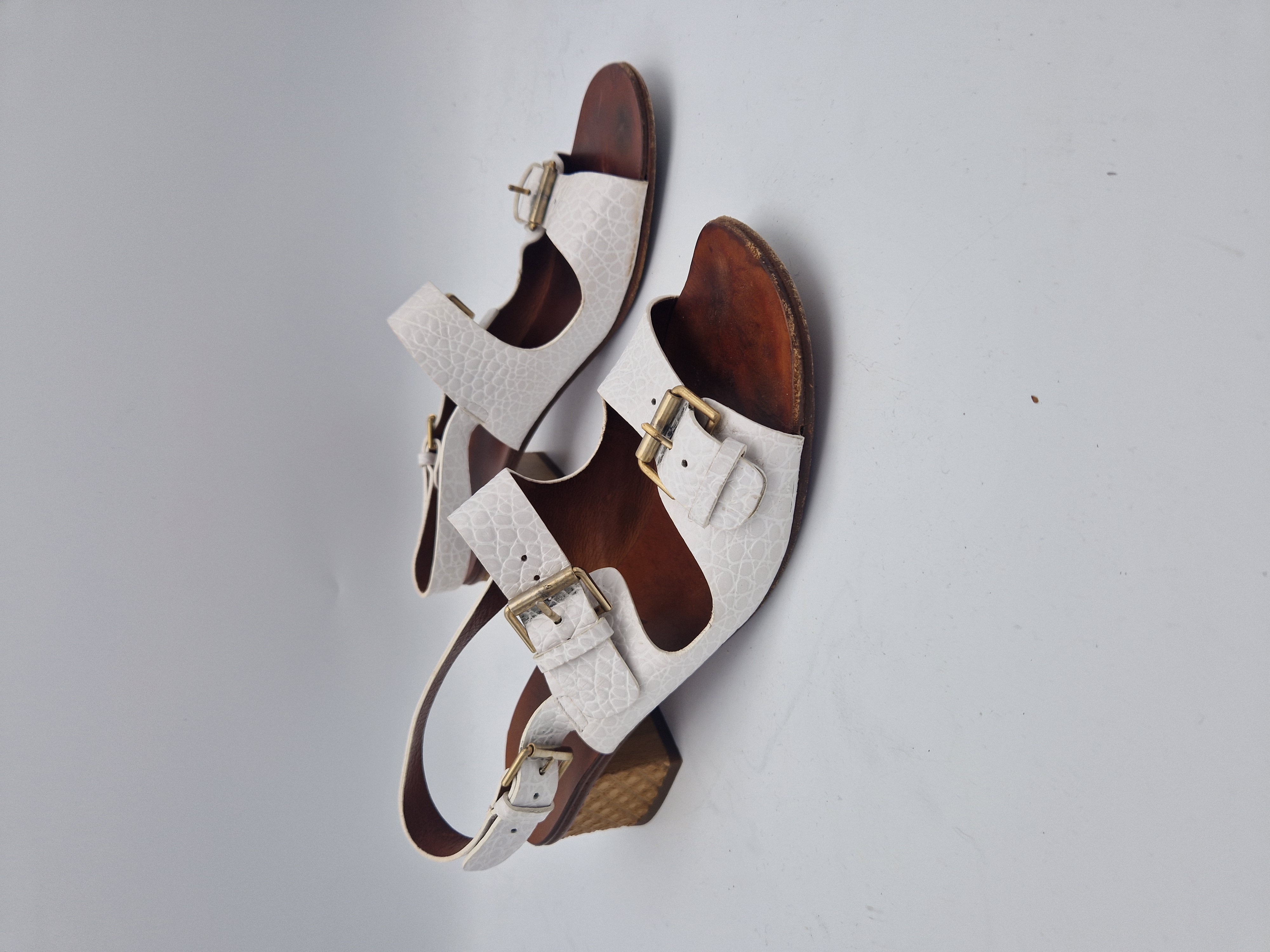 Chie Mihara sandalen. Maat 40. Wit/leer.