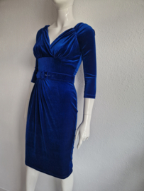 Feestjurk blauw velours. Maat 34.