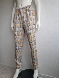 Turnover pantalon. Maat 38, All over print.