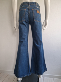 Wrangler flared jeans Wanderer. Maat 26/32, Blauw.