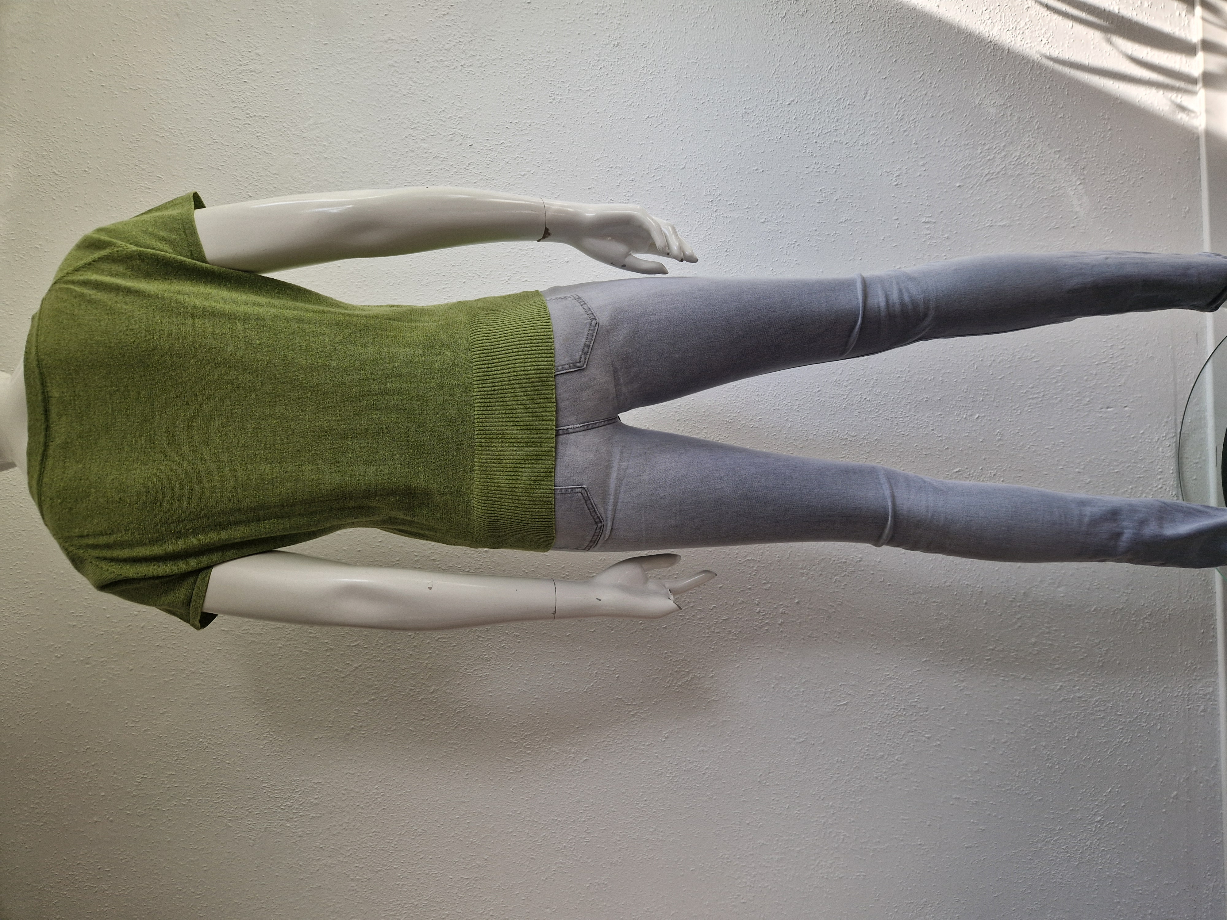 King Louie spencer met V-hals. Maat XL. Groen/lurex.