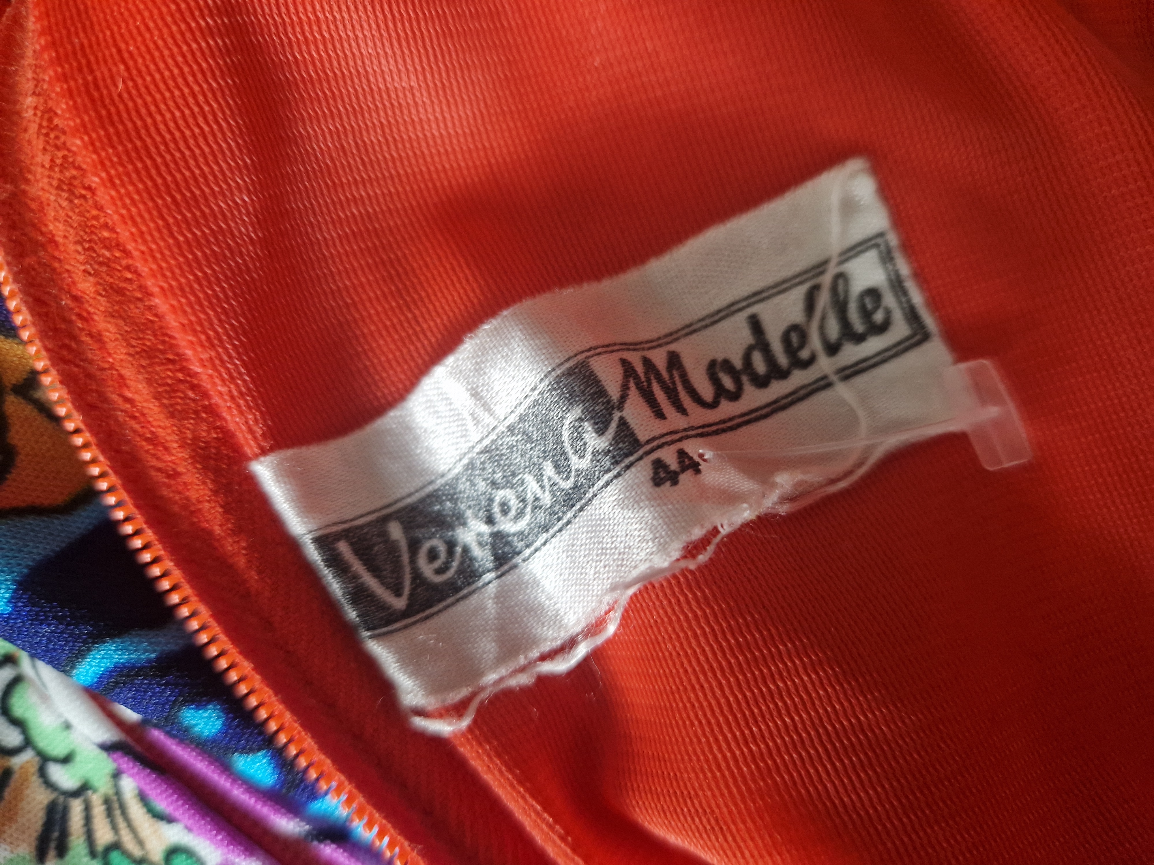 Verena Modelle jurk. Maat 38. Rood/print. (vintage)
