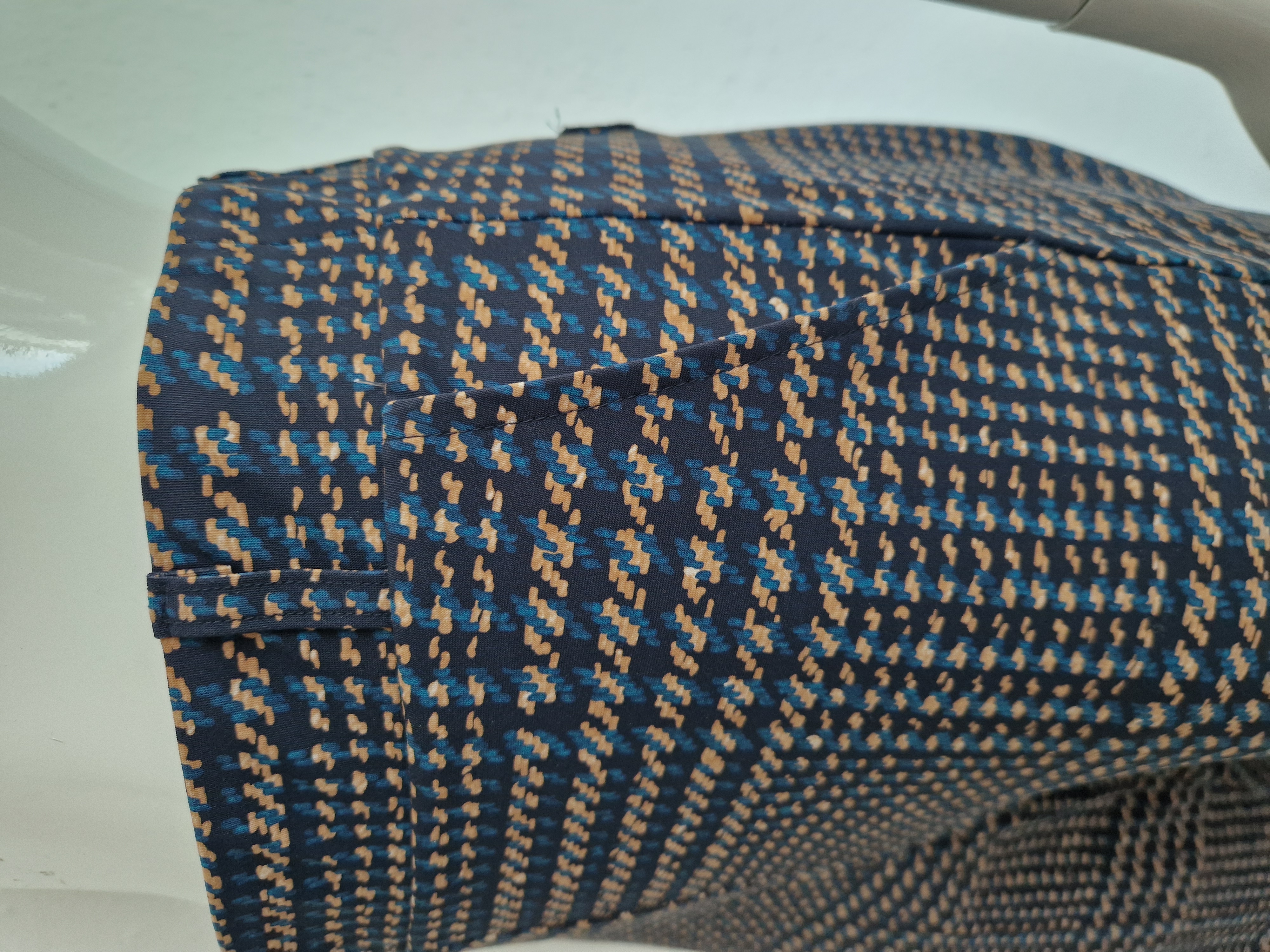 Studio Anneloes flared pantalon. Maat L. Grijs/bruin.