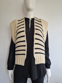 Summum mouwloos vest. Maat S. Crème/zwart.