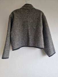 Lillunn Design jasje. Maat L. Grijs/visgraat