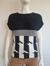 Madeleine trui. Maat 36/38,Zwart/wit.