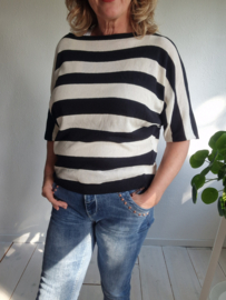 Sneakerdresses top. Maat 2, Zwart/crème gestreept.