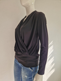 Studio Anneloes overslagtop. Maat M. Zwart/travelstof.