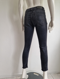 Closed ripped skinny. Maat 27, Zwart.