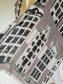 Anar Creations sjaal. Grafische huizenprint.