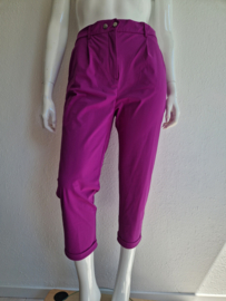 Jane Jushka  cropped pantalon. Maat L. Roze/ travelstof.