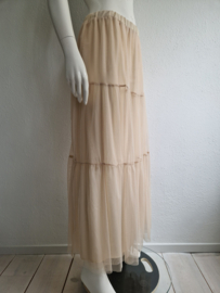 Due Amanti maxi rok. Maat 3, Tule/crème.