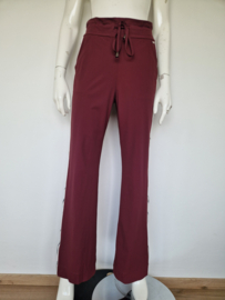 Mi Piace pantalon. Maat M. Bordeaux
