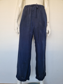 Trix en Rees cupro pantalon Scorpio. Maat M. Donkerblauw.