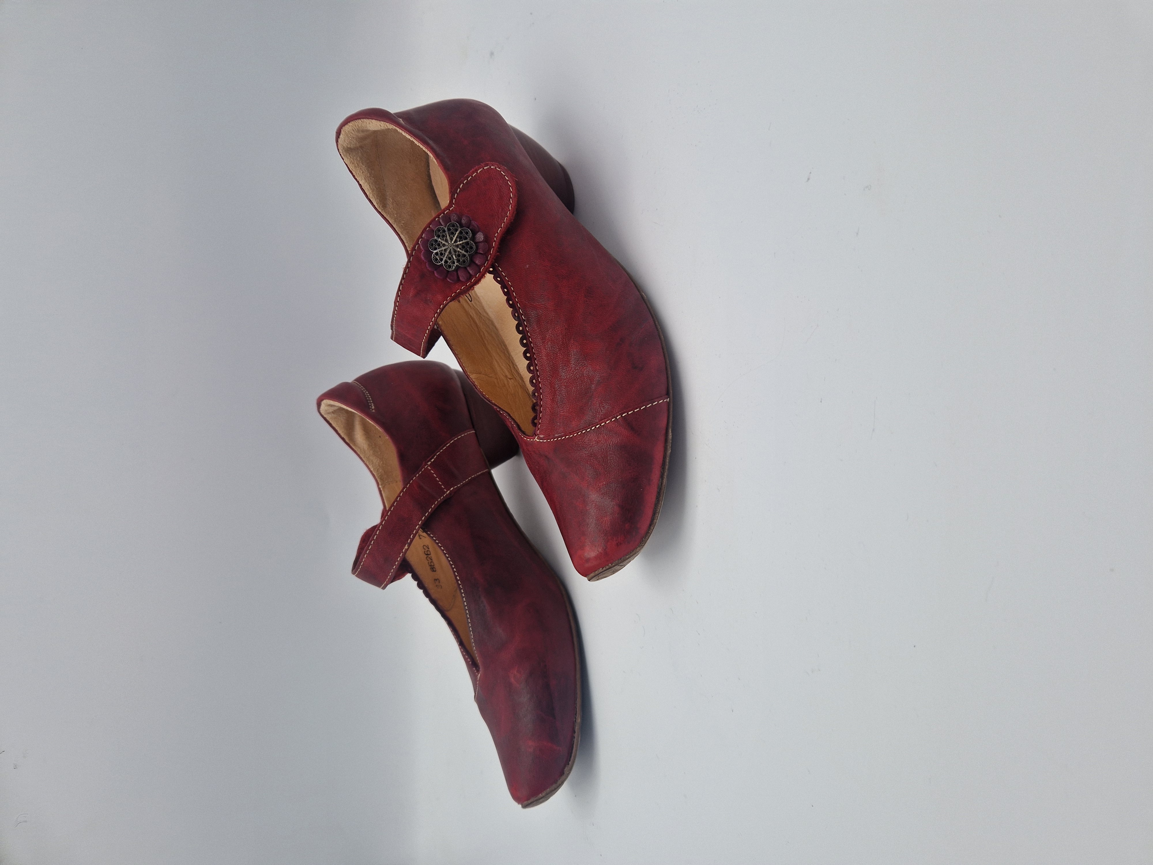 Think! Pumps. Maat 38,5, Rood gemêleerd/ leer