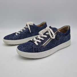 Hartjes sneakers. Maat 7/wijdte: H. Jeans look