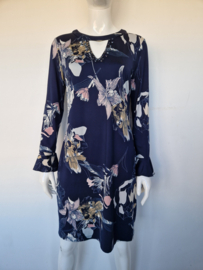 K-Design jurk. Maat L. Donkerblauw/bloemenprint.