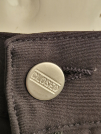 Closed pantalon Pedal Pusher. Maat 38/40, Zwart.