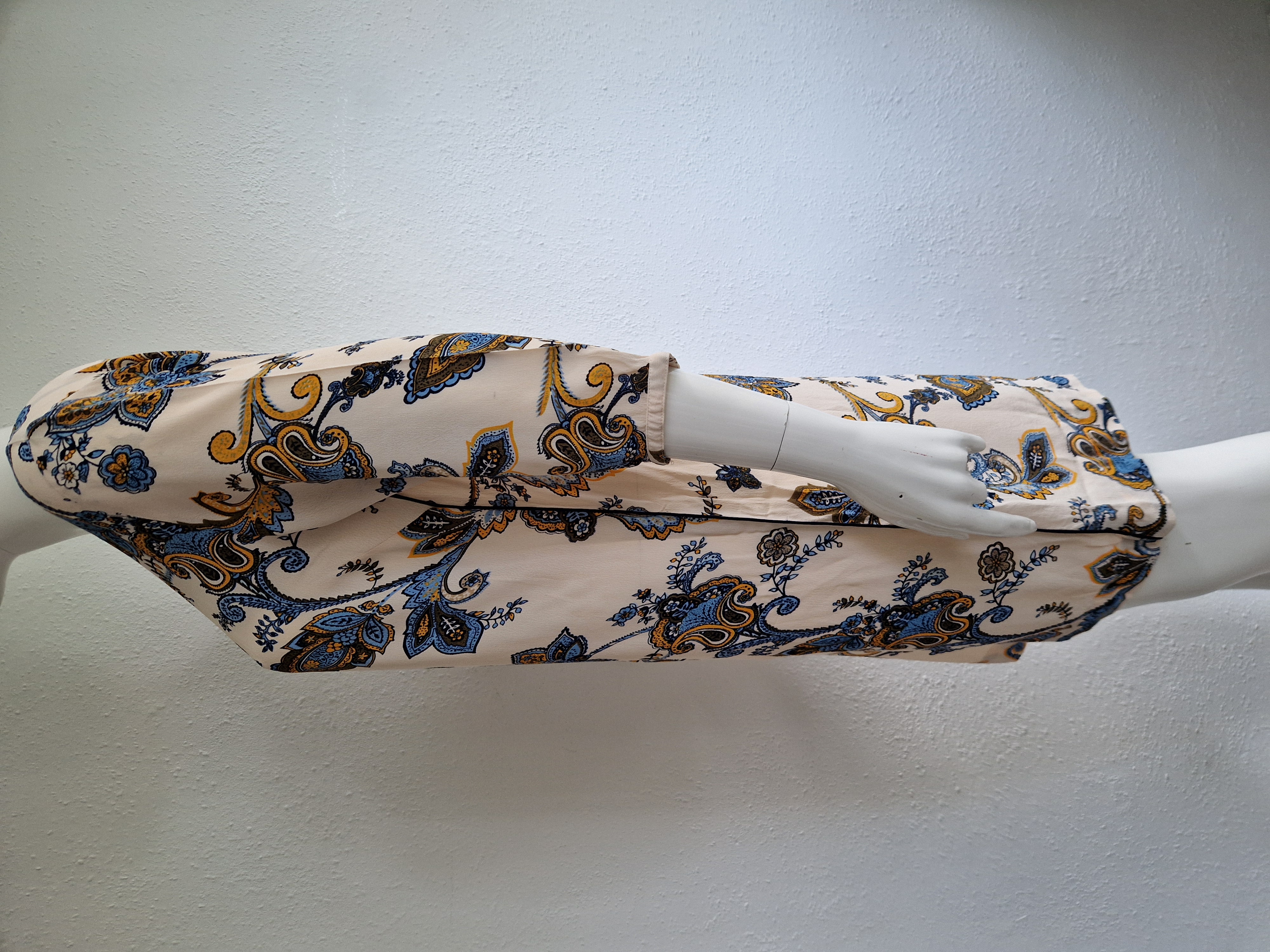 Freequent zomerjurk. Maat S. Crème/paisleyprint.