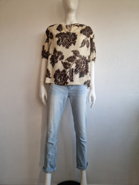 Studio Anneloes top . Maat L. Crème/print.