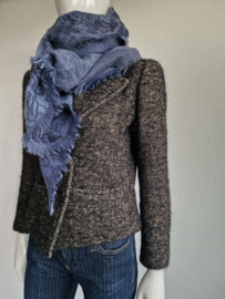 Laine Bonnet shawl. Blauwtinten/acryl.