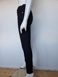 7 for All Mankind  skinny. Mt. 28, Zwart