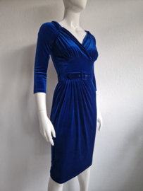 Feestjurk blauw velours. Maat 34.
