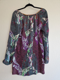 Custo Barcelona tuniek. Maat M. All over print.