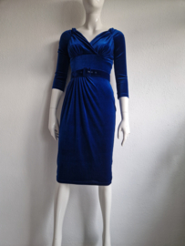 Feestjurk blauw velours. Maat 34.