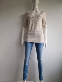 Claudia Sträter top met V-hals. Maat 40, Beige/lovers.