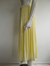 Marc Aurel maxi rok. Maat 40, Zachtgeel.
