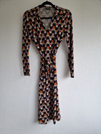 Surkana jurk. Maat S. Retroprint.