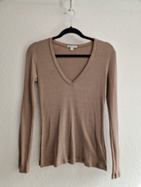 James Perse top met V-hals. Maat 1. Beige.
