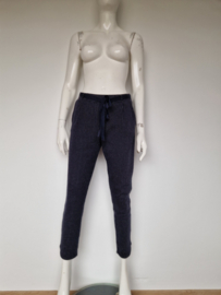 Penn & Ink NY krijtstreeppantalon. Maat M. Nachtblauw