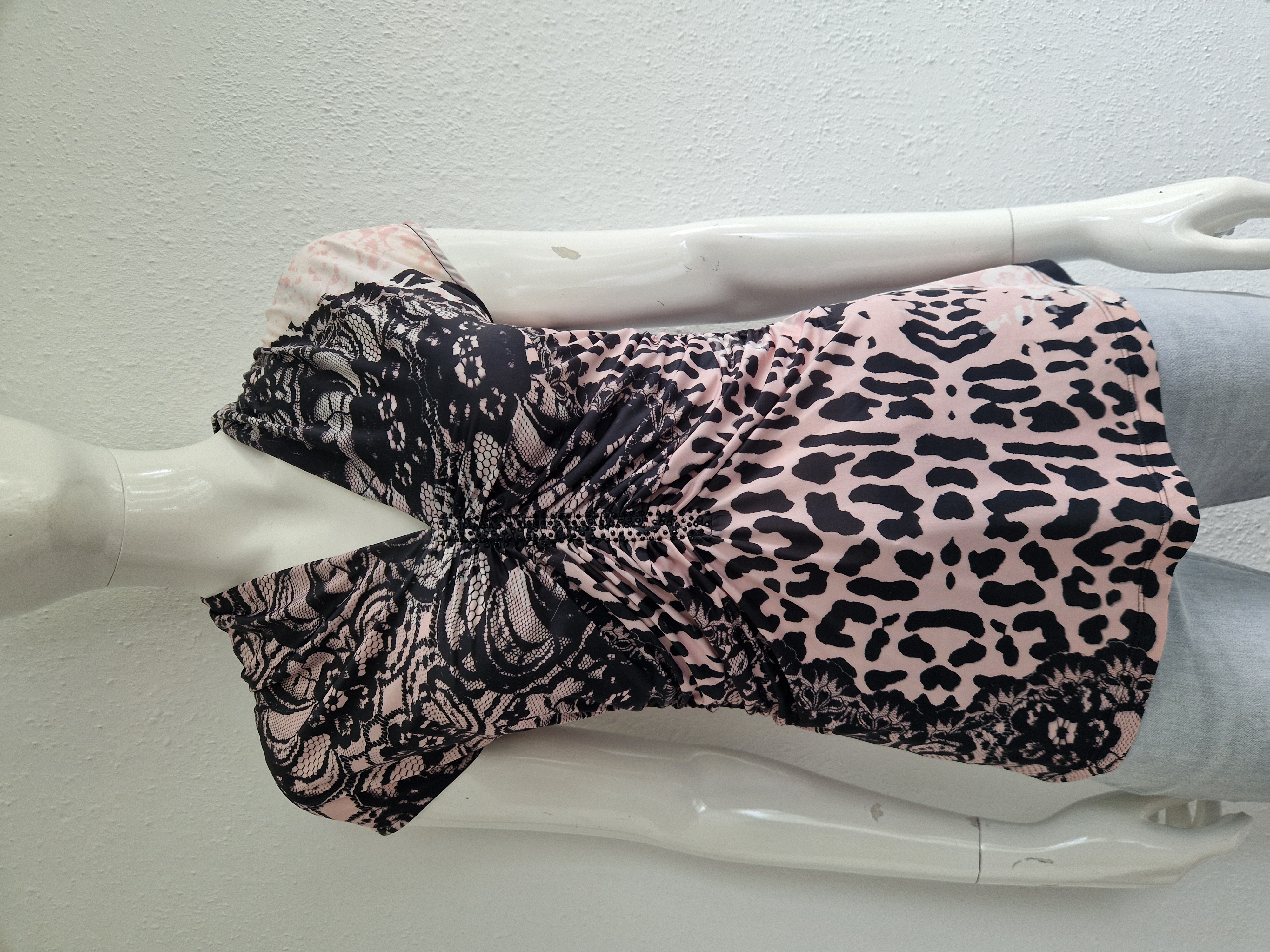 Etoile du Monde top. Maat 2. Roze/zwart