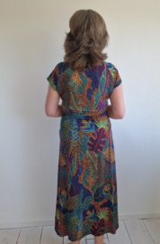 Geisha jurk. Maat L/40. Kleurrijke print