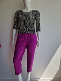 Jane Jushka  cropped pantalon. Maat L. Roze/ travelstof.