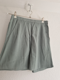 American Vintage shorts. Maat M. Saliegroen.