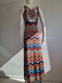 Strandjurk met opengewerkte rug. Maat 36. All over print.