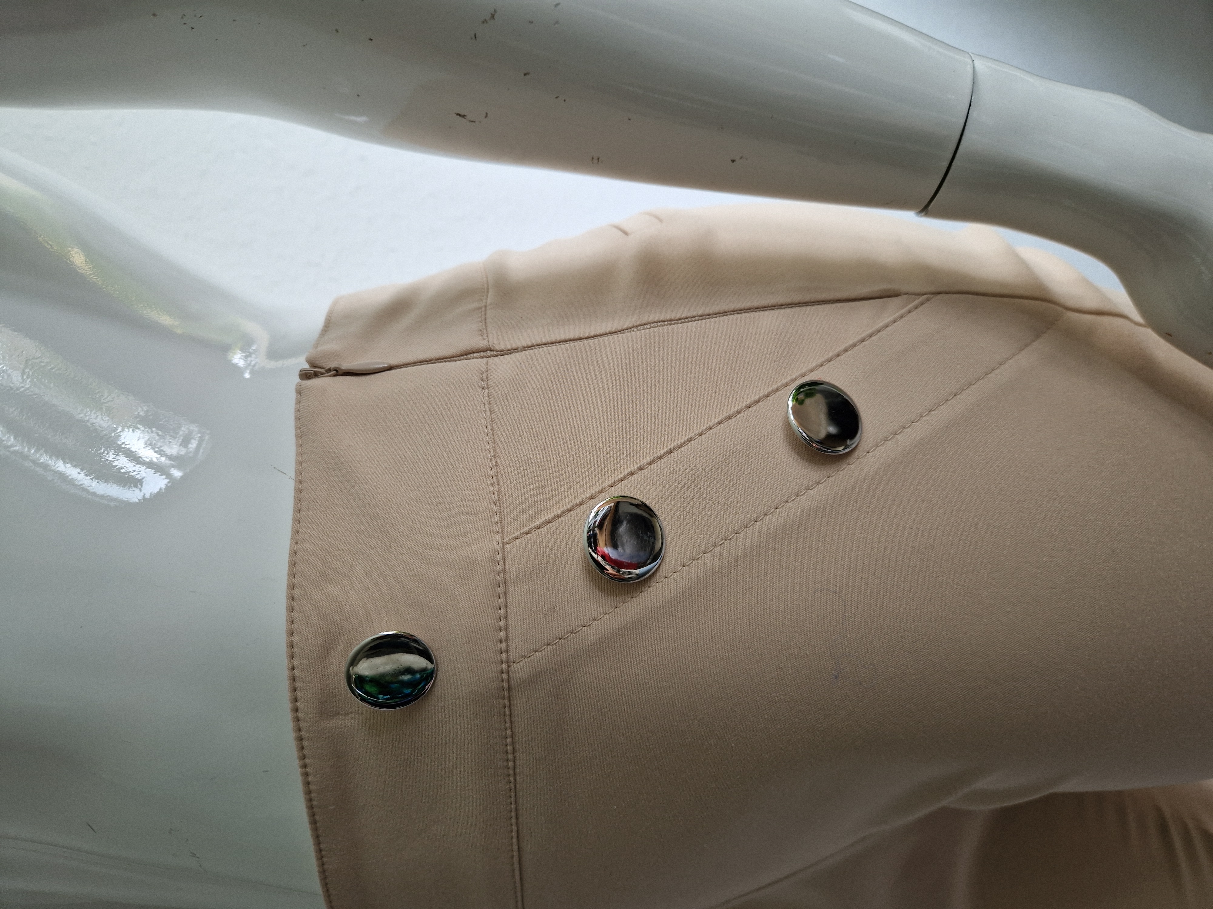 Caroline Biss cropped pantalon. Maat 42. Beige