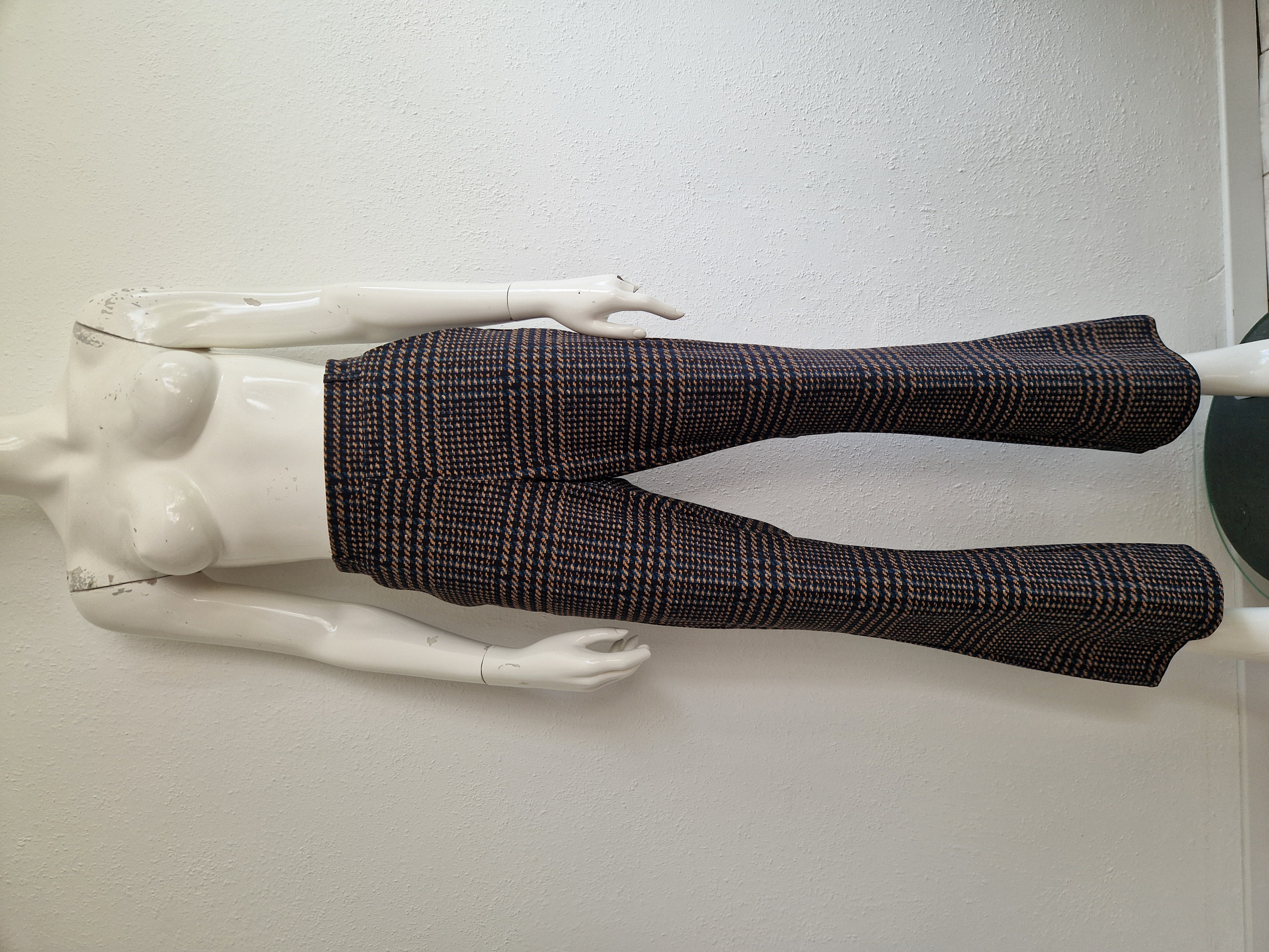Studio Anneloes flared pantalon. Maat L. Grijs/bruin.