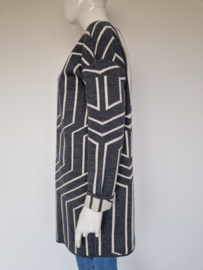 Claudia Sträter vest. Maat 38, Grijs/off white.