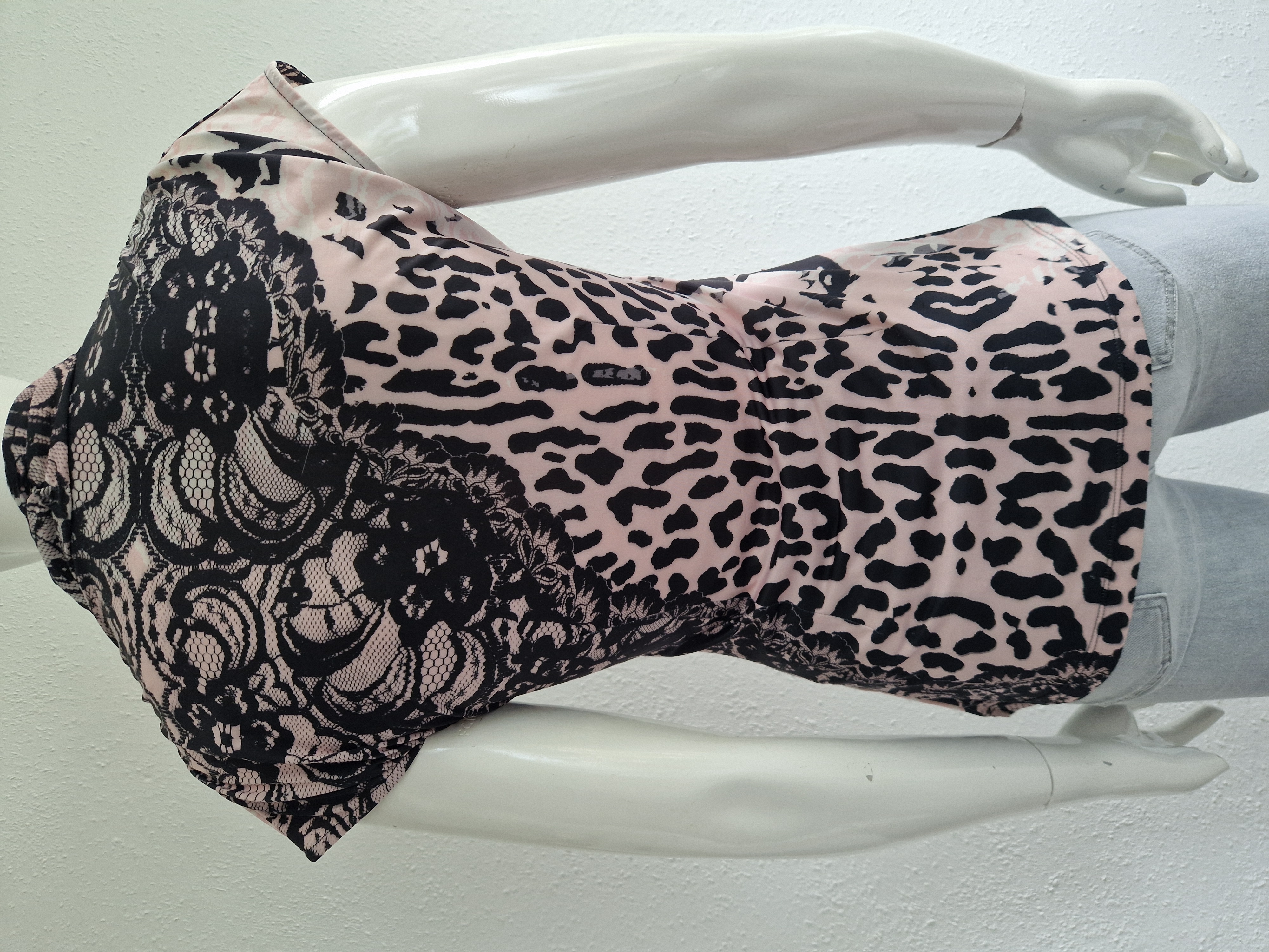 Etoile du Monde top. Maat 2. Roze/zwart