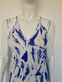 Essentiel Antwerp Viajar jurk. Blauw/wit. Maat M.