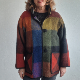 Lillunn jas. Maat M. Multi color geblokt/wol.