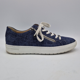 Hartjes sneakers. Maat 7/wijdte: H. Jeans look