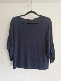 No Man's land top. Maat S. Donkerblauw.