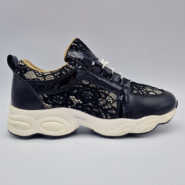 Twinset Milano sneakers. Maat 38, Zwart/kant.
