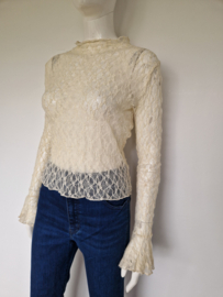 Jusdepom kanten top met flare mouwen. Maat M/L. Crème